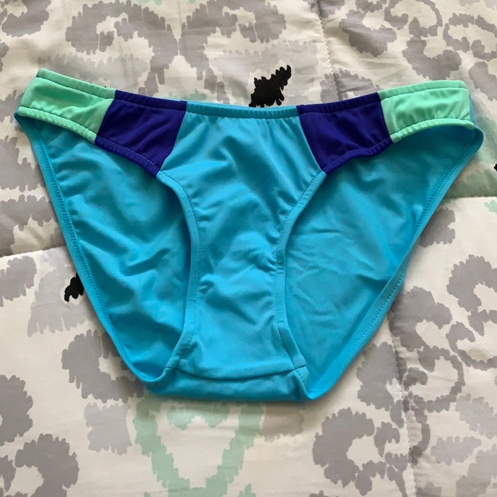 NWOT Venus colorblock swim bottoms